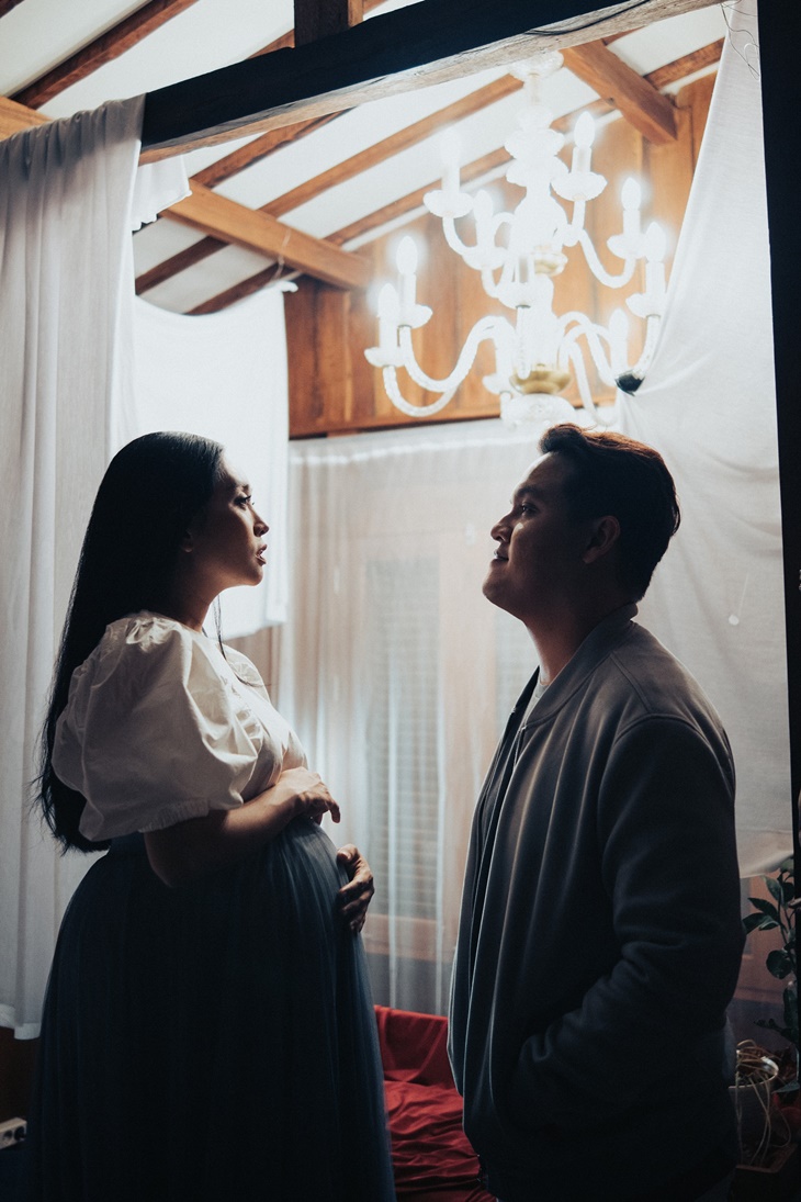 Ingin Hubungan Lebih Jelas? Yuk, Dengar Single Terbaru Aviwkila 'Aku Atau Dia'