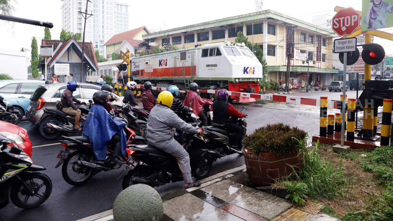 Usai Tragedi Bekasi Timur, KAI Ungkap 80 Persen Kecelakaan Terjadi di Perlintasan Tak Terjaga