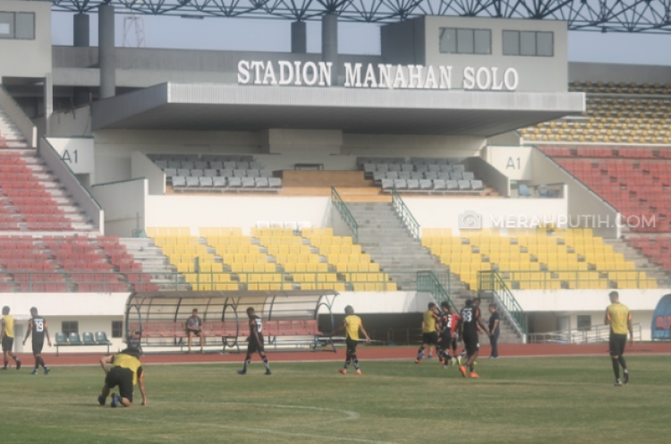 Duel PSMS vs Persija di Stadion Manahan