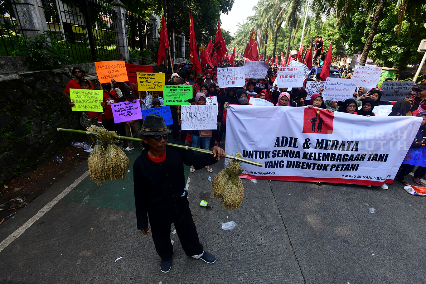 Aksi Hari Tani Nasional, Petani Indramayu Tuntut Perbaikan Irigasi dan Modernisasi Pertanian 