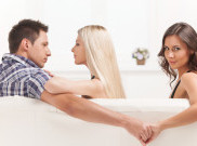 12 Tips Mengetahui Wanita yang Selingkuh, Dijamin Ampuh!
