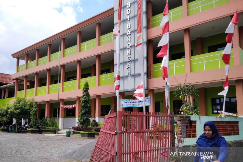 Kasus COVID-19 di Sekolah Akibat Minimnya Persiapan Protokol Kesehatan