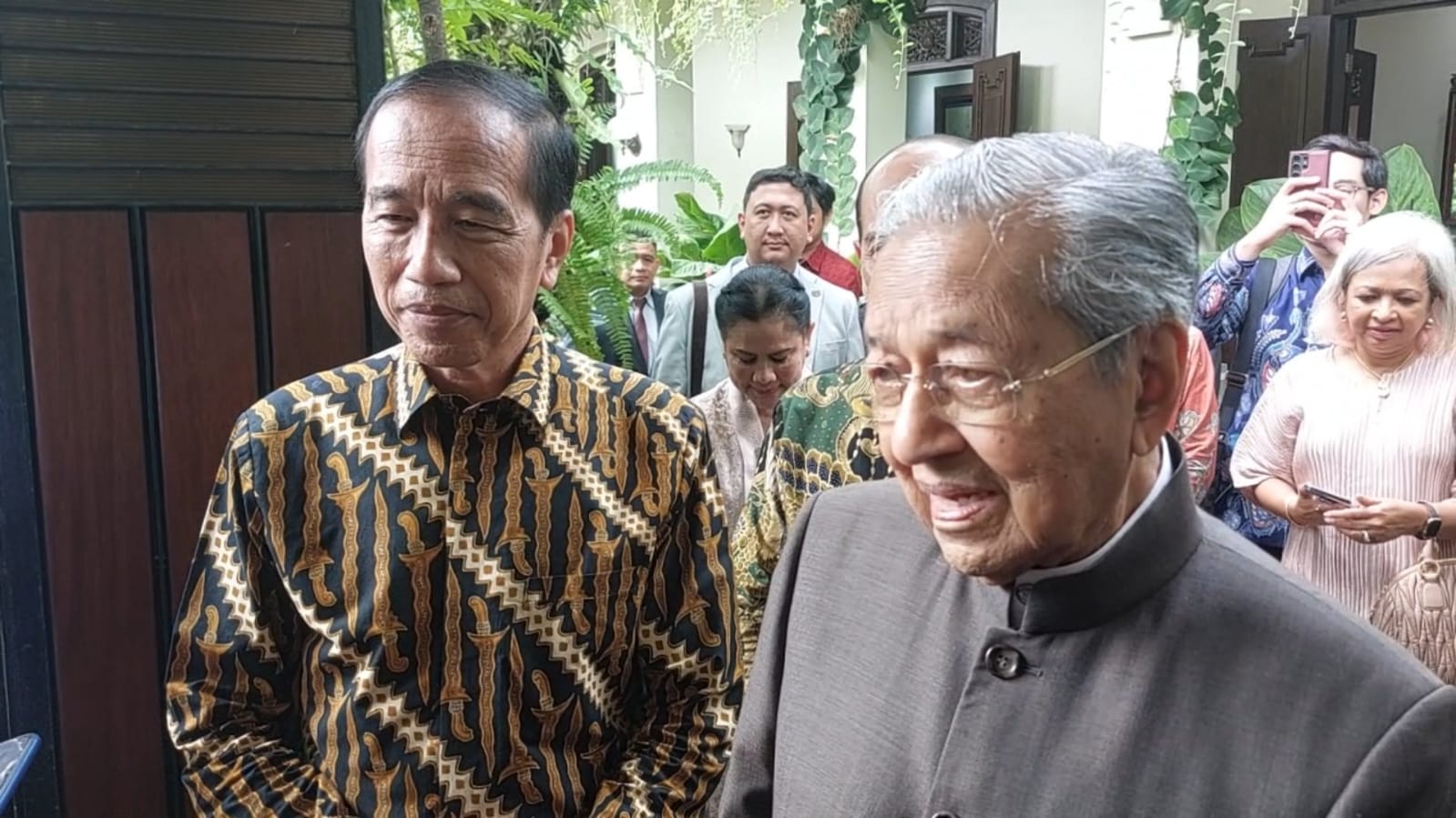 Bertemu Jokowi 1,5 Jam, Mantan PM Malaysia Mahathir Kenang Terakhir ke Solo Saat Zaman Pak Harto