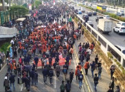  Demo Depan DPR/MPR Memanas, Dua Kubu Mahasiswa Saling Berhadapan