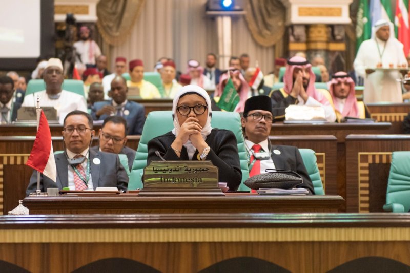 Menteri Luar Negeri Retno Marsudi mewakili mewakili Presiden Joko Widodo hadir dalam KTT ke-14 OKI di Mekkah, Arab Saudi, Sabtu (1/6/2019). (Kemlu RI)	