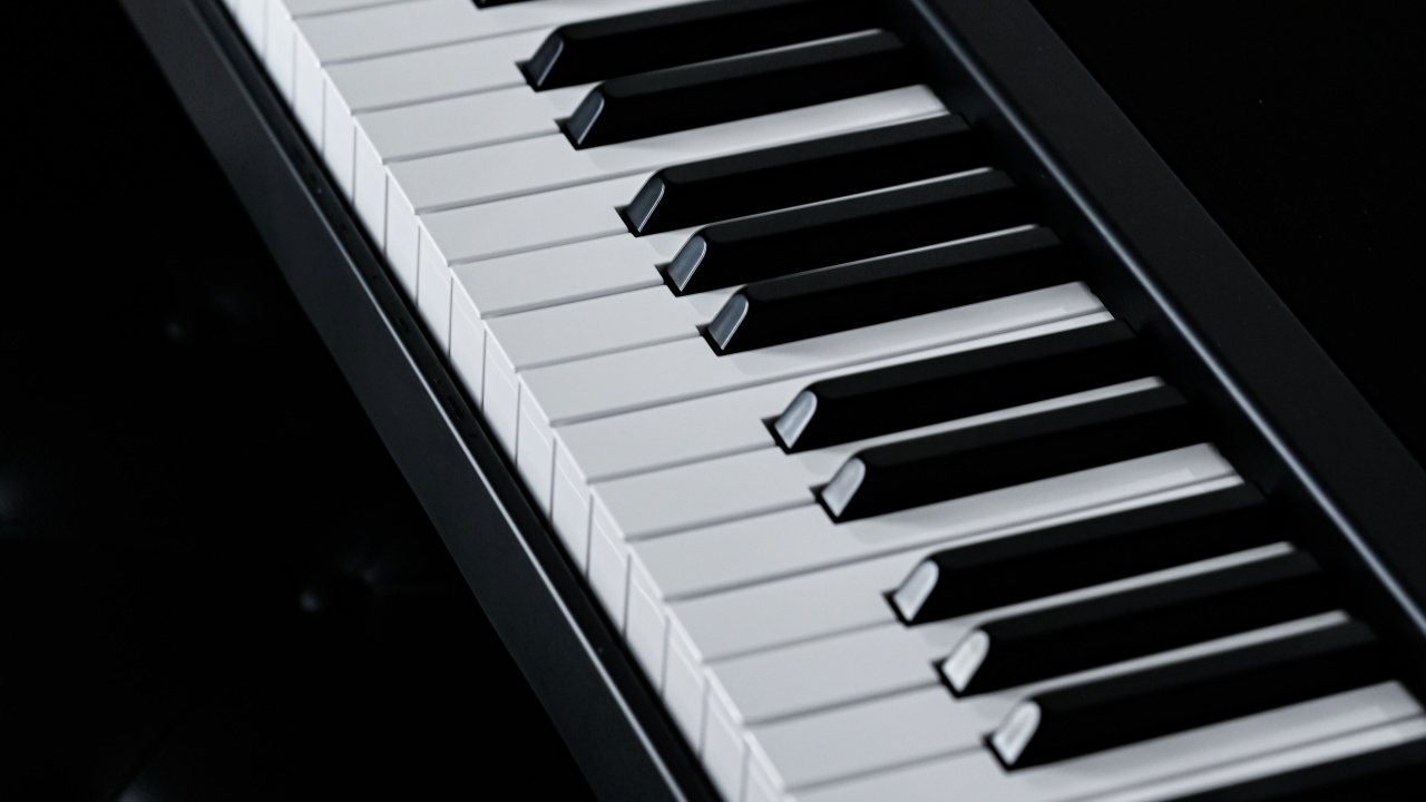 Lirik Penuh Imajinasi “Piano Man” Lagu Klasik Billy Joel Jadi Tren Baru TikTok