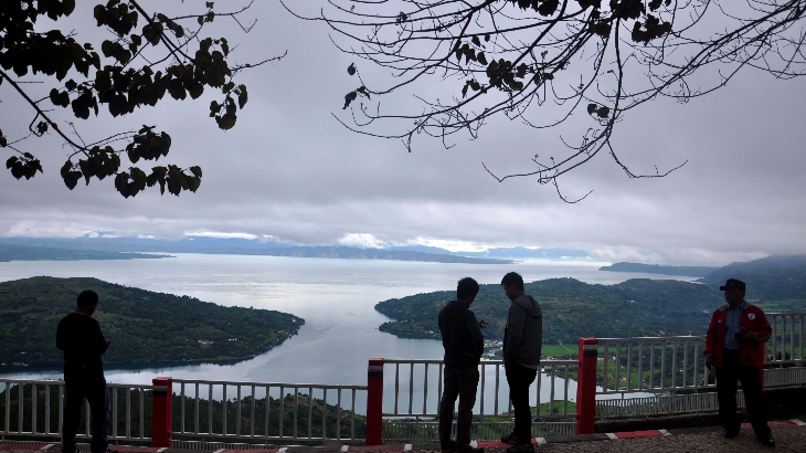 Menyoal Batas Aman Bisnis di Kawasan Danau Toba 