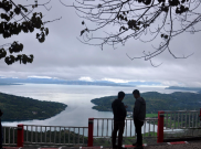 Menyoal Batas Aman Bisnis di Kawasan Danau Toba 