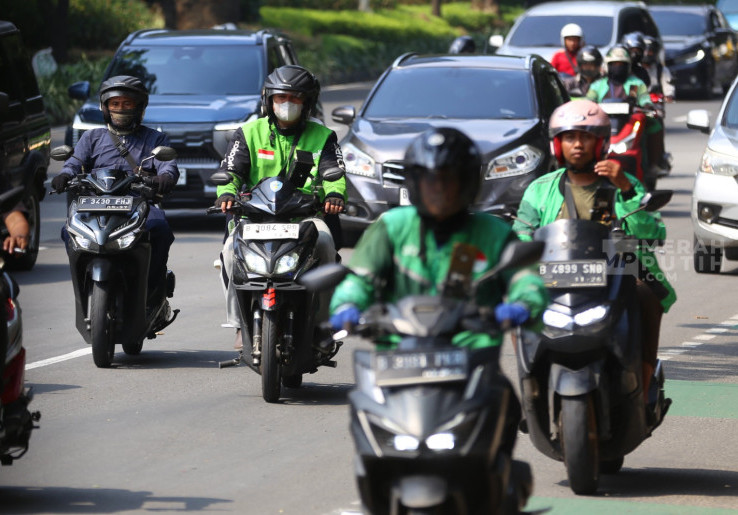 Trotoar Rasuna Said Jadi Sarang Ojol, Pramono Anung Naik Pitam Panggil Aplikator Ojek Online