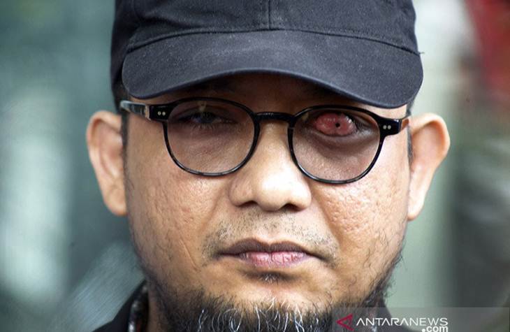 Emosi Novel 'Meledak' Ditanya Pengacara Penyiram Air Keras Pakai Lensa Kontak