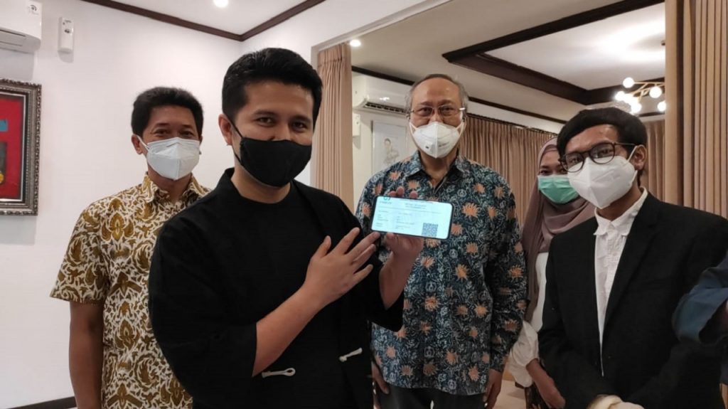 Wagub Jatim, Emil Dardak saat presentasi i-Nose C-19. Foto: Dokumen ITS Surabaya
