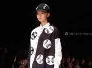 Perpaduan Gaya Tomboi dan Chic di Panggung Jakarta Fashion Week