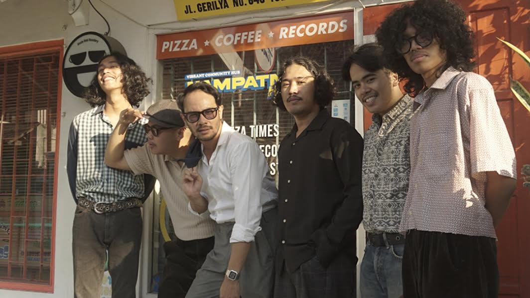 Orkes Dansa La Mantrino Perkenalkan Diri dengan Lempar Bola Disko