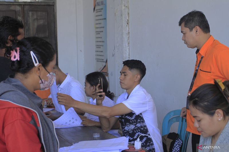 Warga Bandung Mulai Terima Rp 500 Ribu BLT BBM dan Sembako