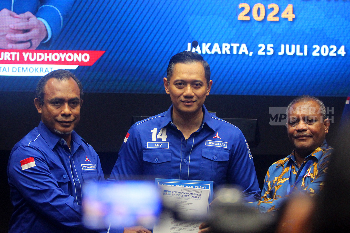 AHY Serahkan Surat Rekomendasi untuk 56 Pasangan Pilkada 2024