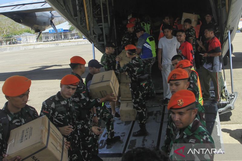 Hercules Terbesar A400M Dikerahkan Kirim Bantuan ke Korban Gempa Flores, TNI AU Sudah Kirim 729 Ton