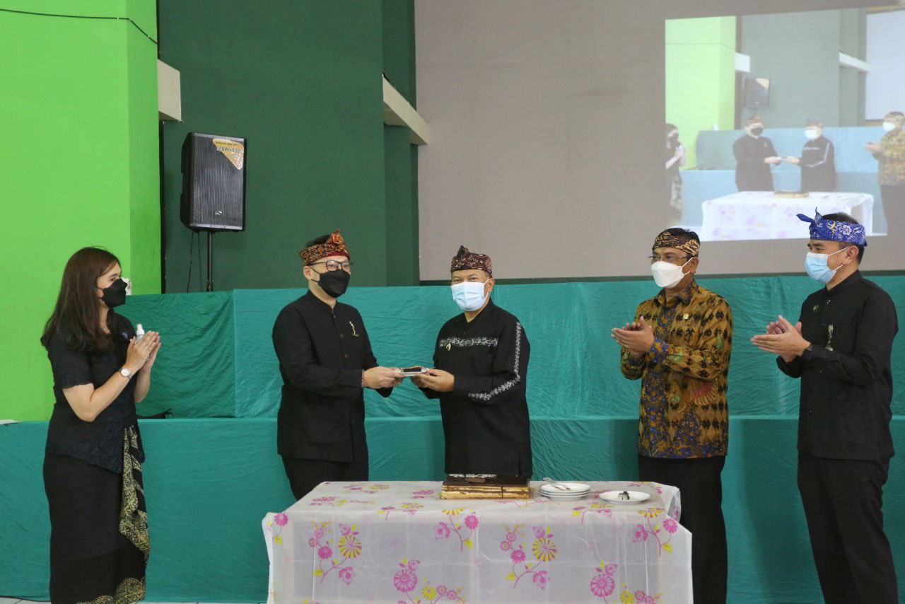 Acara pembinaan pegawai DPMPTSP Kota Bandung, di Auditorium DPMPTSP Jalan Cianjur Kota Bandung, Kamis (20/5). (Humas Kota Bandung)