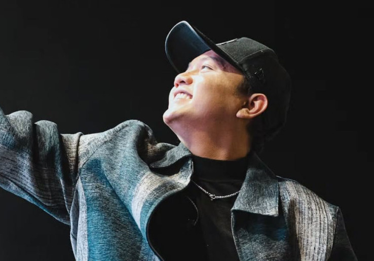 Lirik Lagu 'Kartonyono Medot Janji' dari Denny Caknan, Kisah Pahit Dikhianati Kekasih di Tugu Ngawi