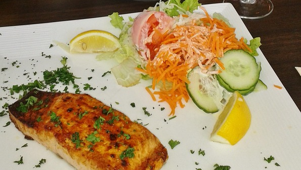Thai Baked Salmon: Menu Makan Malam Praktis ala Thailand