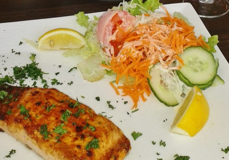 Thai Baked Salmon: Menu Makan Malam Praktis ala Thailand