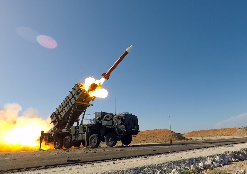 Iran Tembakan Rudal ke Pangkalan Militer AS di Irak