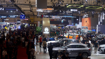 Pengunjung Padati Gelaran Otomotif GIIAS 2024 di ICE BSD