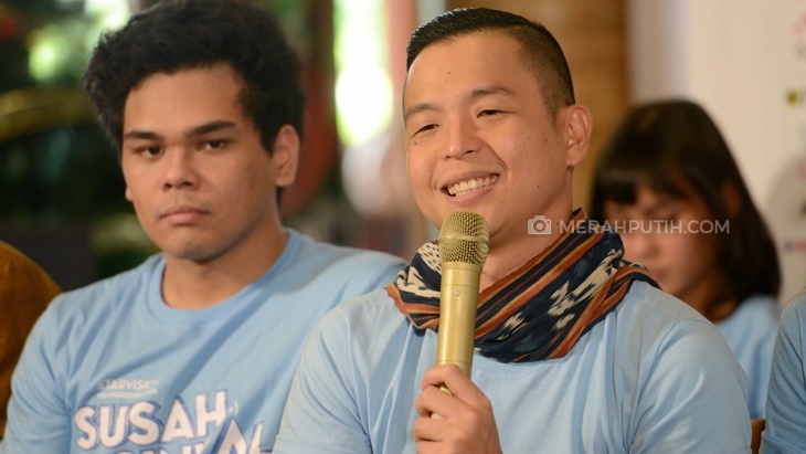 Sutradarai Film Ketiga, Ernest Prakasa Coba Hal Baru