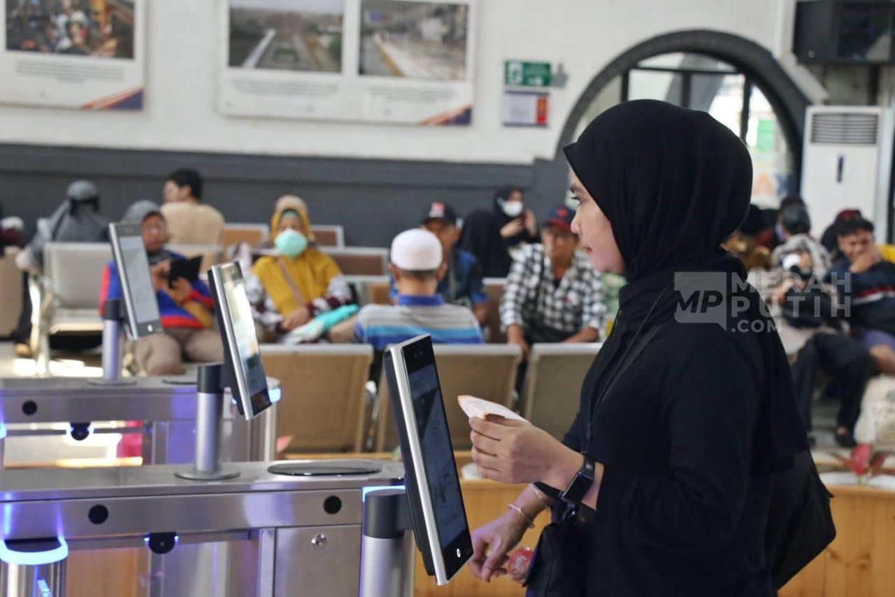 KAI Hemat Duit Puluhan Juta saat Angkutan Nataru 2026, Terapkan Teknologi Face Recognition yang Juga Ramah Lingkungan 