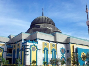 Kubah Menara Masjid Islamic Center Miring Diterpa Angin Kencang