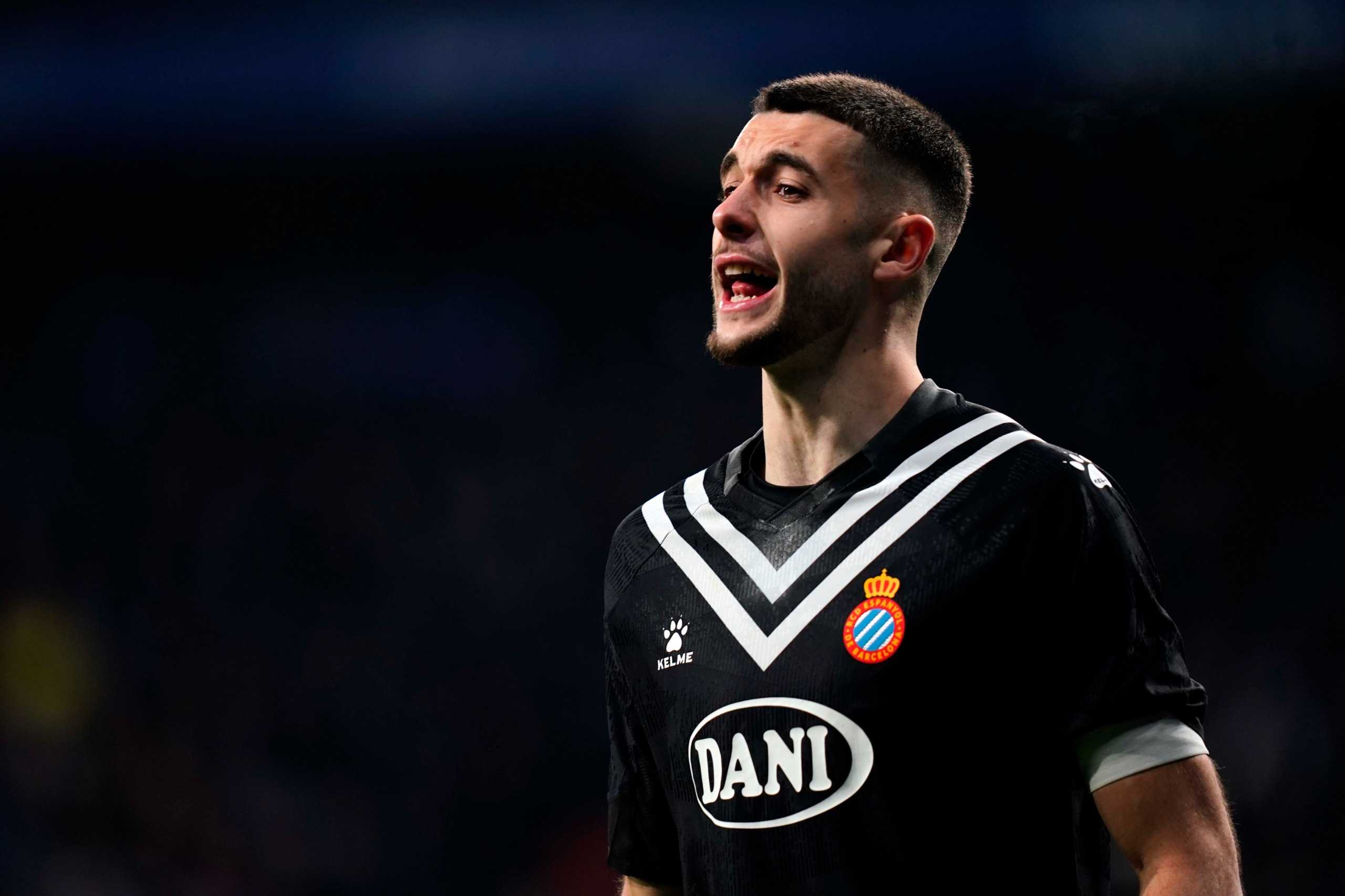 Joan Garcia Sepakat Gabung Barcelona, Tinggal Rampungkan Transfernya