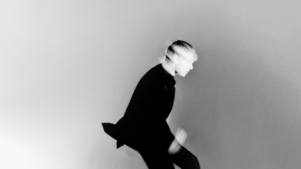 Tom Odell Bicara Perjuangan Menyelamatkan Diri Sendiri di 'Don't Cry, Put Your Head On My Shoulder'