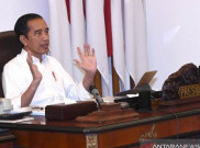 Kerap Bagi-bagi Sembako hingga Munculkan Kerumunan, Jokowi Langgar PSBB?