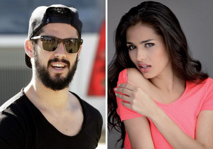 Tangan Nakal Kekasih Gelandang Real Madrid Bikin Gagal Fokus