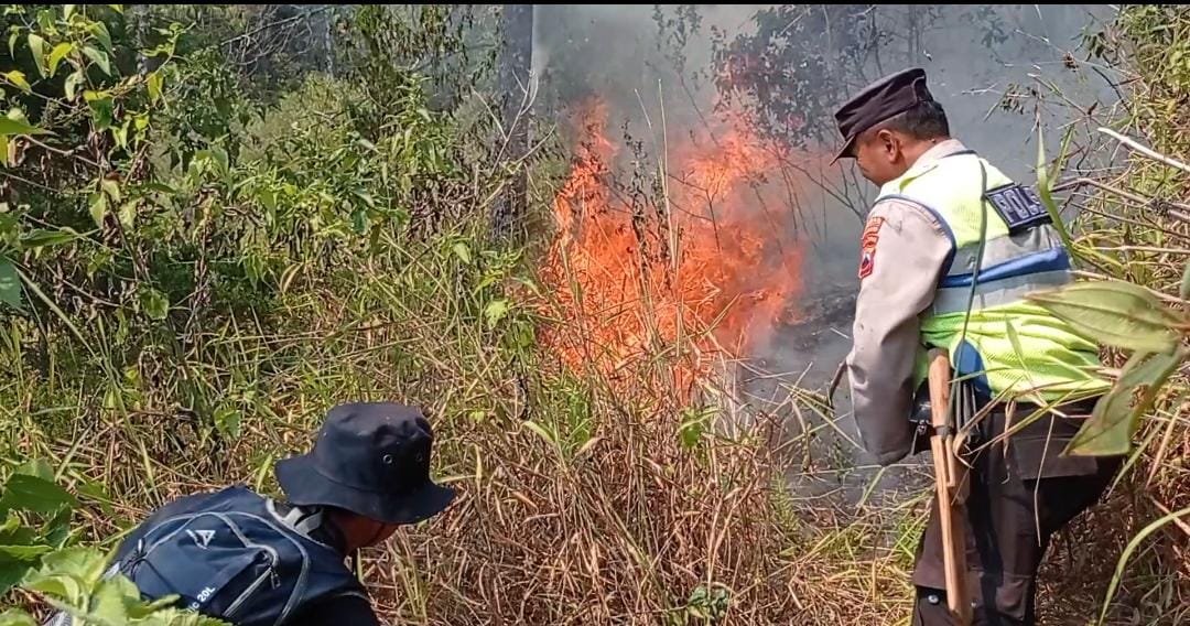 Gunung Lawu Terbakar,  Pemkab Karanganyar Tetapkan Status Tanggap Darurat 14 Hari