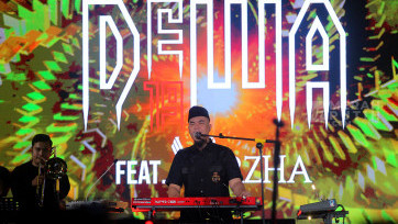 Aksi Ahmad Dhani bersama Dewa 19 feat Virzha Guncang People Fest DPR