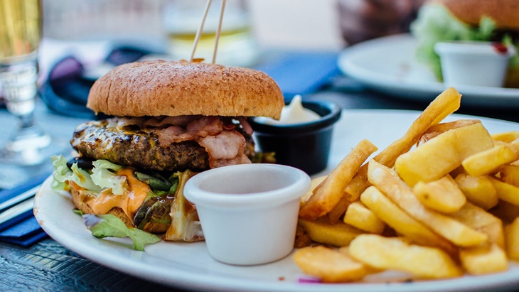 Enak Tapi 4 Jenis Makanan Ini Bikin Kulit Kering