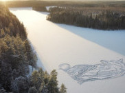 Seniman Finlandia Buat Karya Seni di Atas Danau Beku