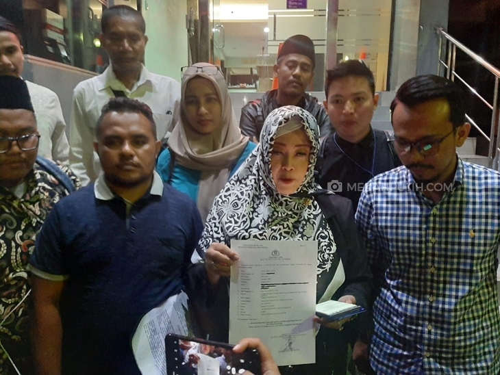 Anggota DPD Fahira Idris melaporkan Ade Armando ke Polda Metro Jaya, Jumat (1/11). (Foto: MP/Kanugrahan)