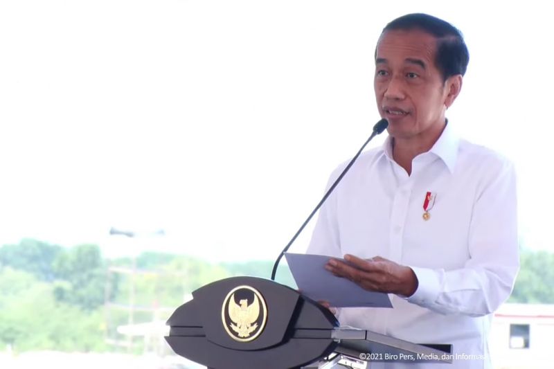 Jokowi Teken Keppres Amnesti Terpidana ITE Saiful Mahdi