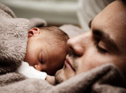 Bukan Cuma Perempuan, Pria juga Bisa Mengalami Baby Blues