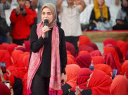 Safari Politik di Jatim dan Jateng, Atikoh Dicurhati Emak-emak soal Harga Bahan Pokok