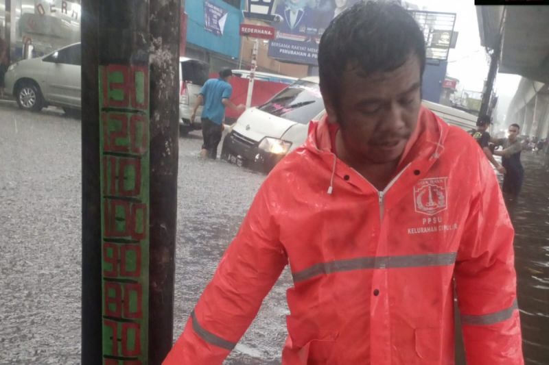 13 RT dan 1 Ruas Jalan di Jakarta Masih Terendam Banjir