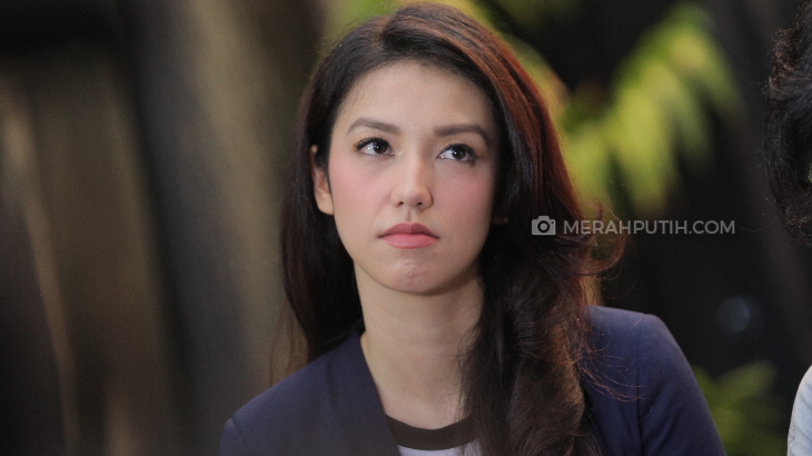 Perankan Damayanti Noor, Velove Vexia Didampingi Istri Asli Chrisye
