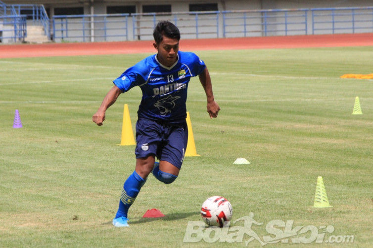 Febri Hariyadi Diminati Klub Thailand, Manajemen Persib Bandung Buka Suara