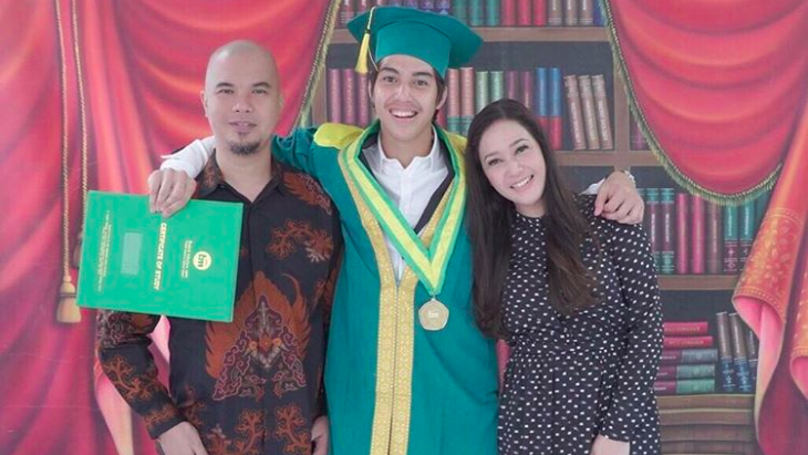 Foto Bareng dengan Ahmad Dhani, Maia Didoakan Rujuk oleh Netizen
