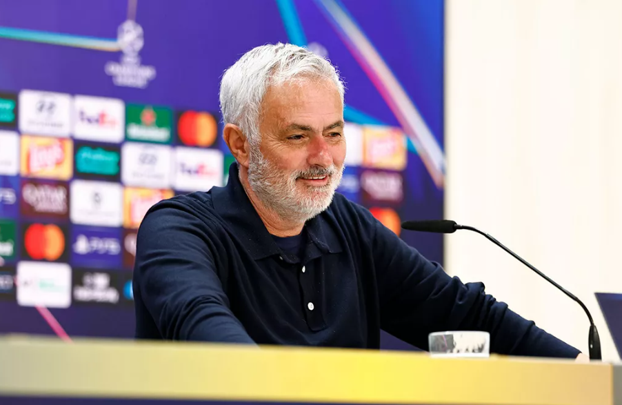 Formasi Gila Jose Mourinho Jelang El Clasico, Coret Trent Alexander-Arnold Demi Dua Bek Kanan Sekaligus?