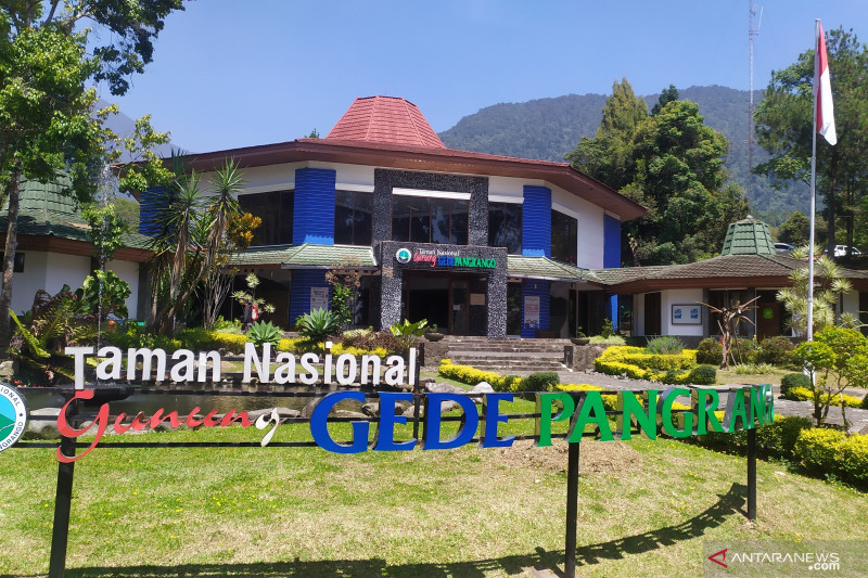 Selama PPKM Darurat, Jalur Pendakian Gunung Gede Pangrango Ditutup
