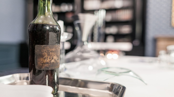 Wow! Sebotol Cognac Terjual Rp2,1 Miliar