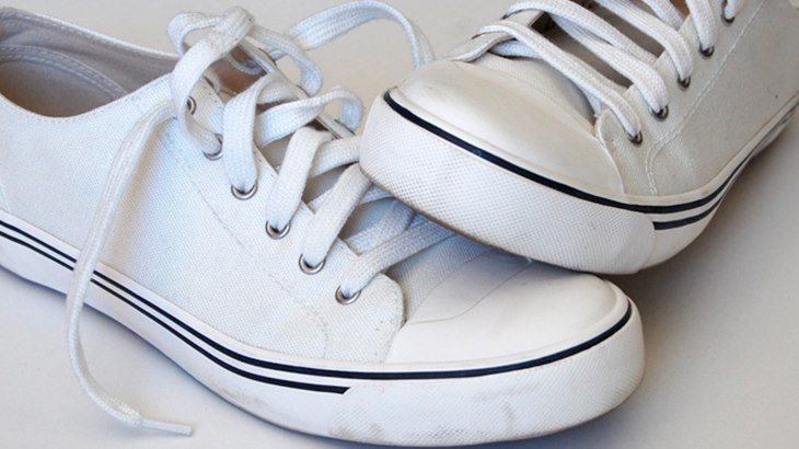 Cara Membersihkan Sneaker, Kinclong Tanpa Noda