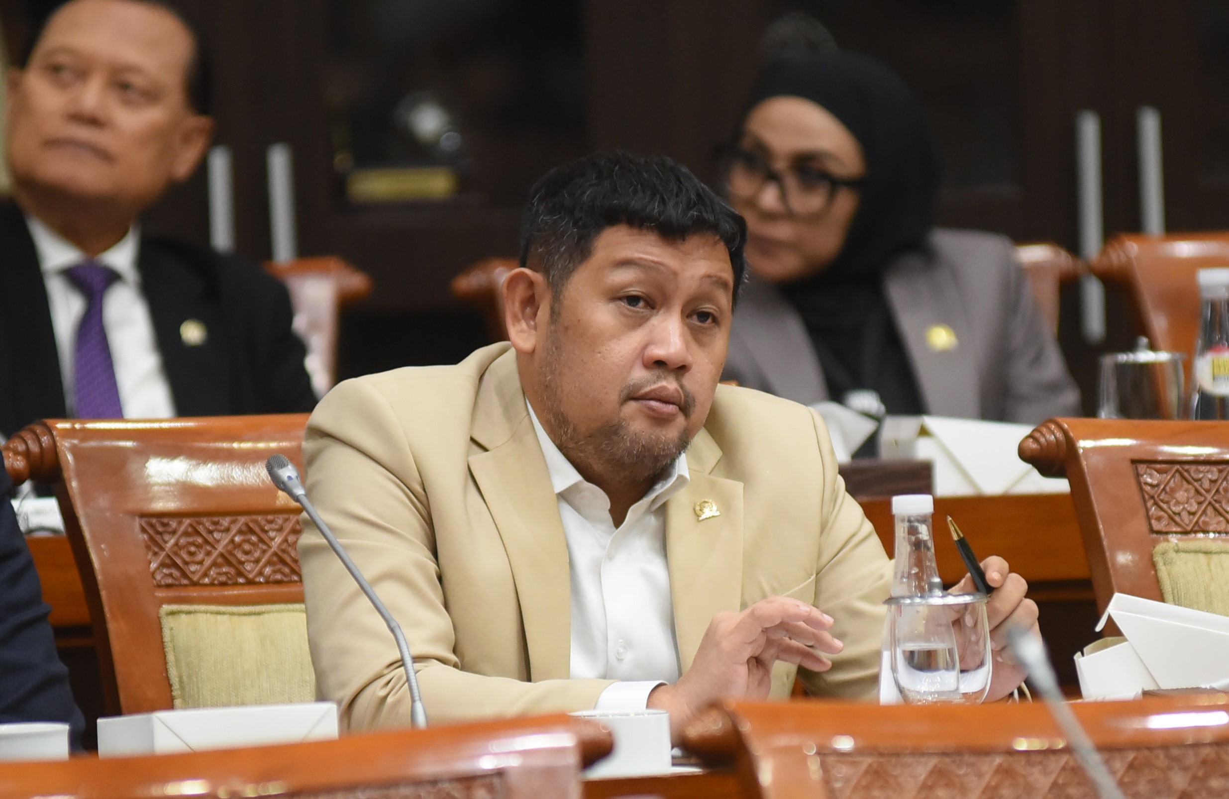 DPR Desak OJK Hapus Pasal 'Debt Collector' di POJK 22/2023, Utang Wajib Perdata!